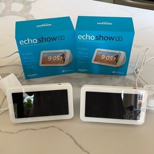 Amazon Echo Show 5 Bundle (2) - EUC - 5.5” screen